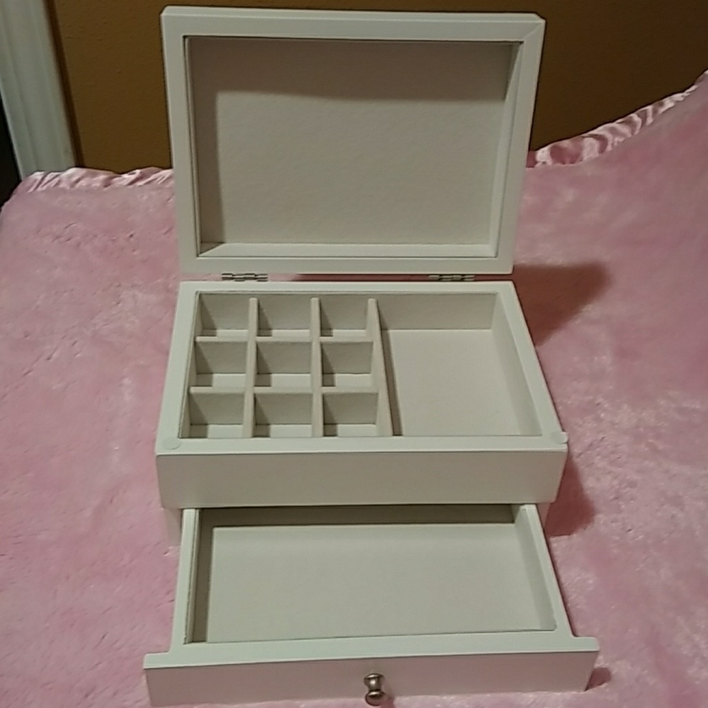 Jewlery Box - Picture 3 of 4